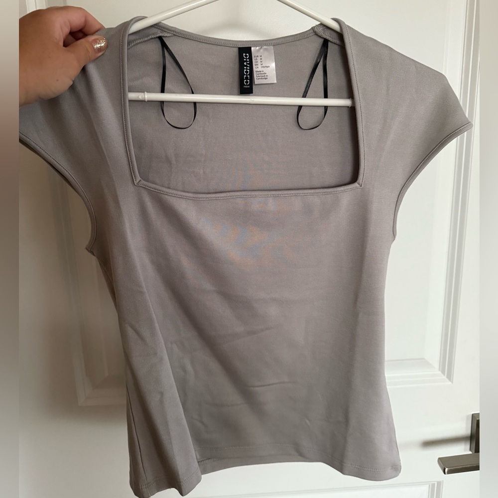 NWOT grey top H&M